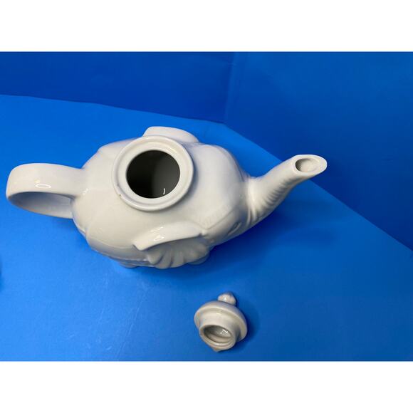 White Porcelain Elephant Teapot, Cordon Bleu, Collectible, Good Luck Decor - Picture 6 of 8